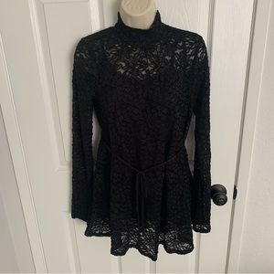 Jessica Simpson Maternity Lacey Top, size small